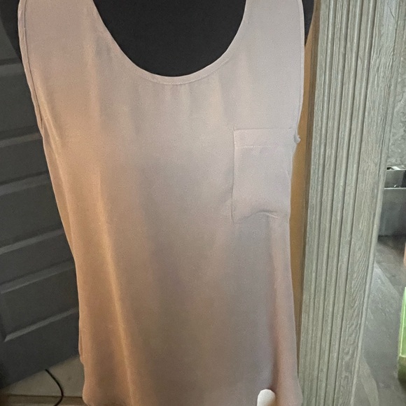 NWT Soprano brand sleeveless blouse/ shell. Excellent layering piece Taupe Jr XL - Picture 6 of 7